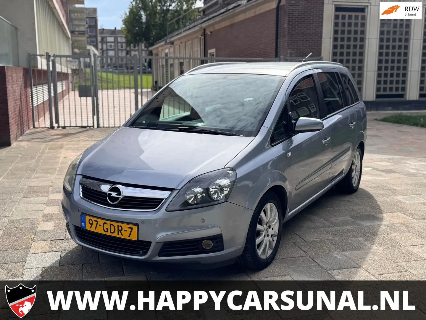 Opel Zafira 2.2 Temptation, AIRCO, NAP, 7-PERS, NIEUWE APK Gris - 1