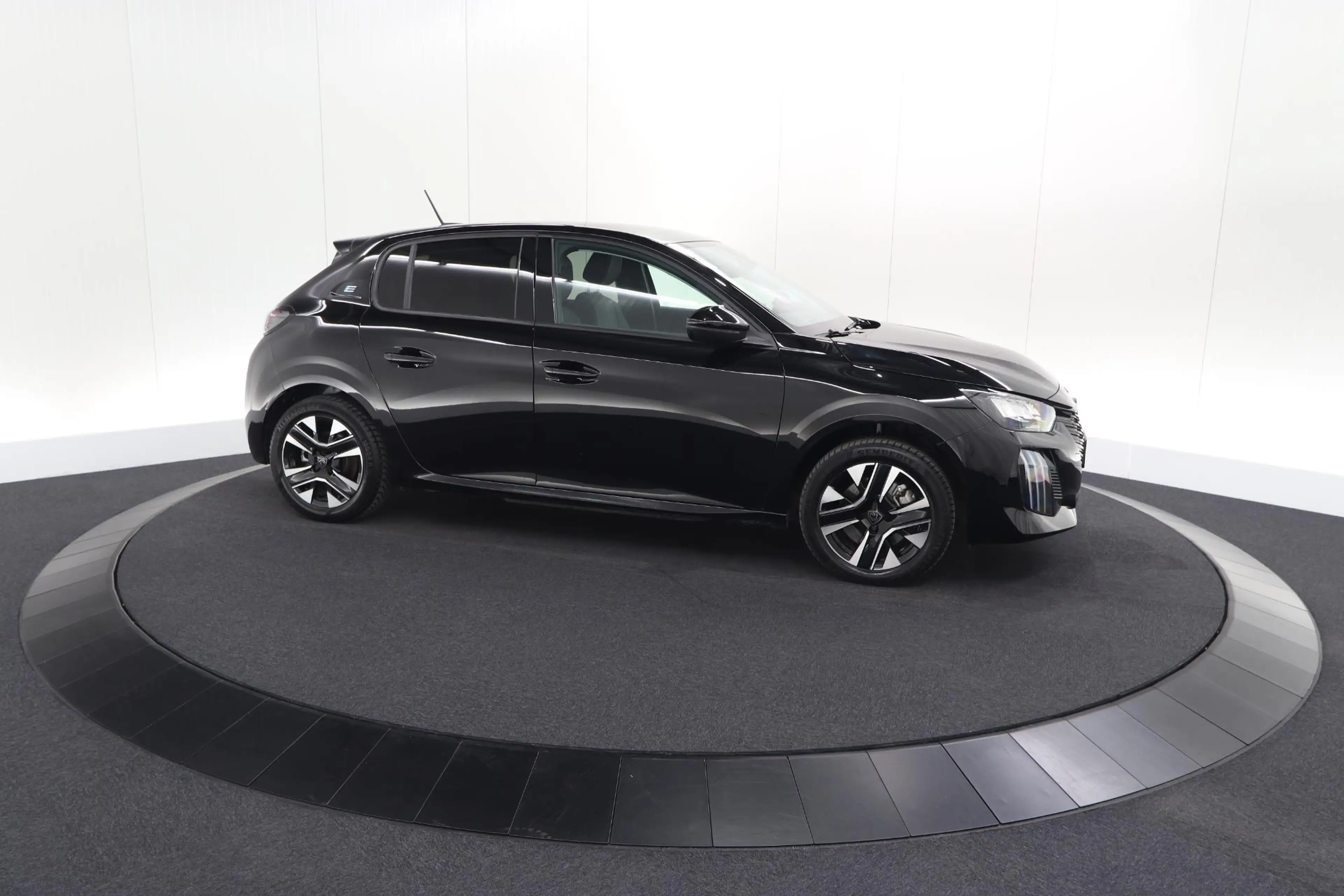 Peugeot e-208 EV Allure 50 kWh | 98,9% SOH | 11 KW Lader | Navig — photo 4