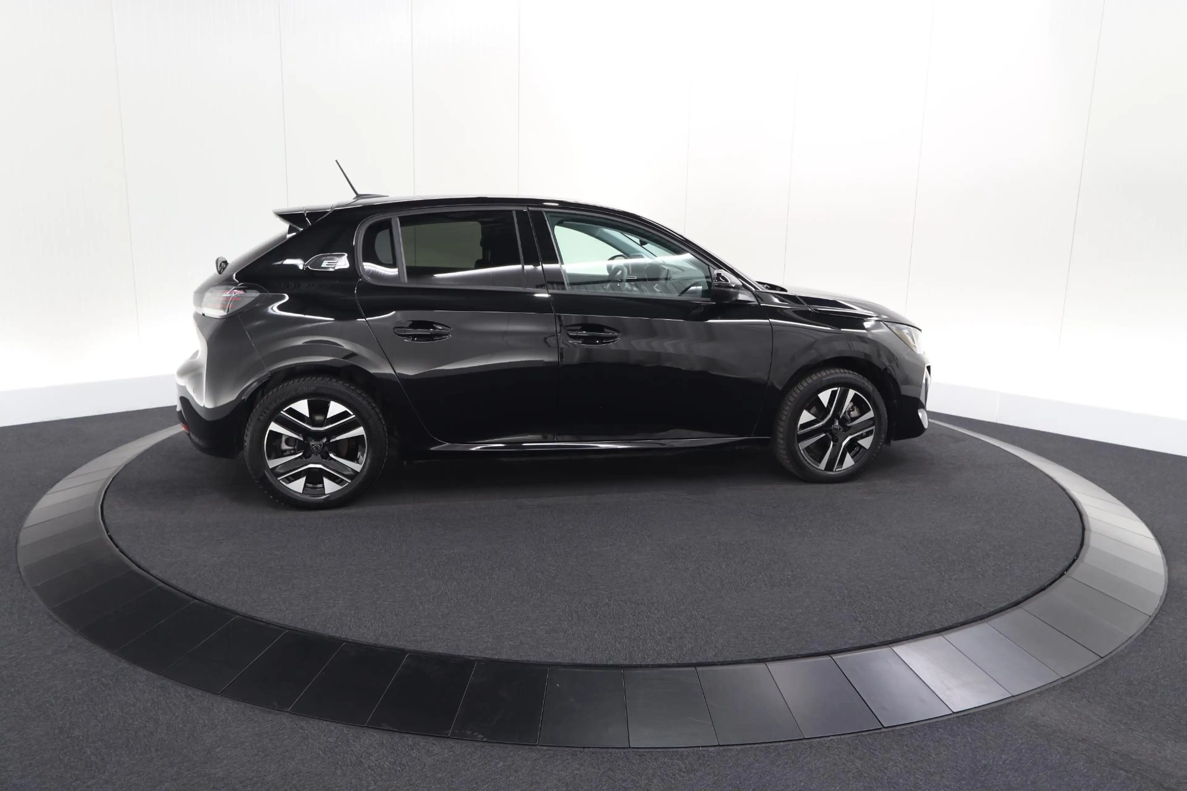 Peugeot e-208 EV Allure 50 kWh | 98,9% SOH | 11 KW Lader | Navig — photo 8