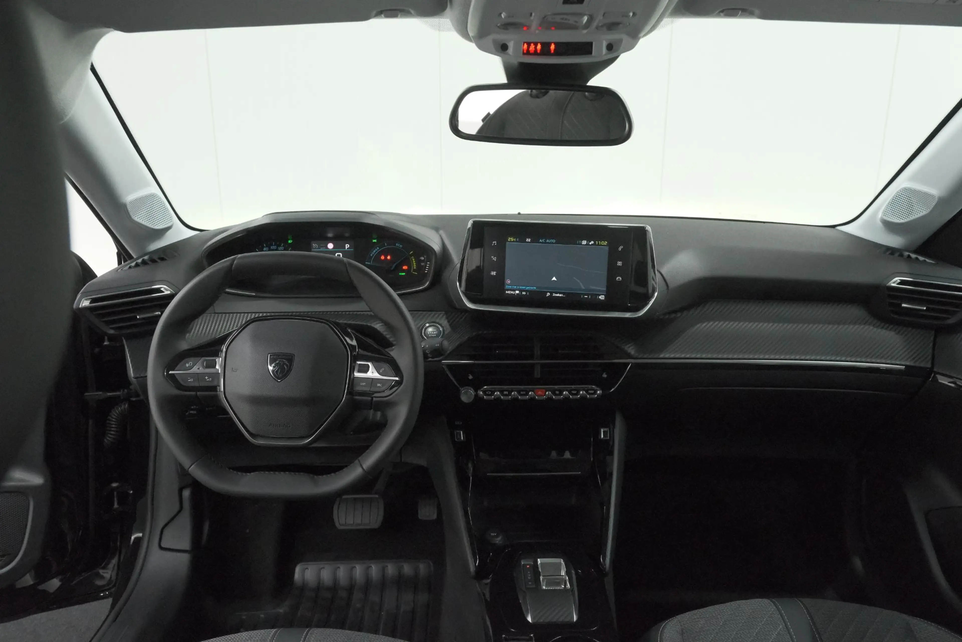Peugeot e-208 EV Allure 50 kWh | 98,9% SOH | 11 KW Lader | Navig — photo 2