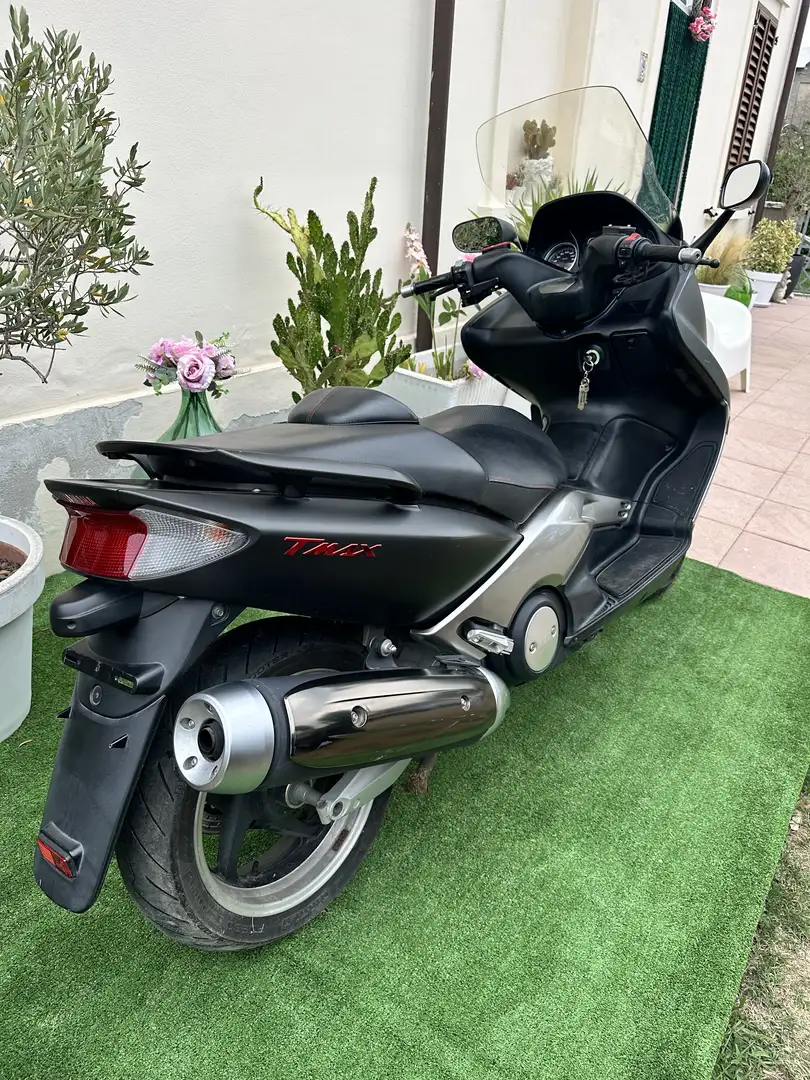 Yamaha TMAX 500 nero opaco rifiniture rosse - 2
