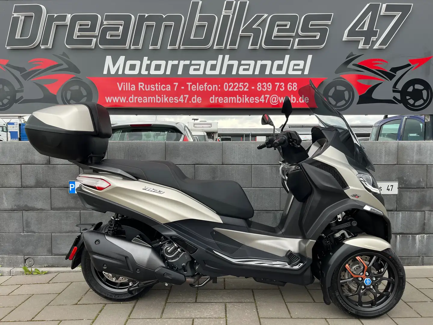 Piaggio MP3 530 **MP3 530**HPE**1.HAND**NEUFAHRZEUG**TOPCASE** Beige - 1