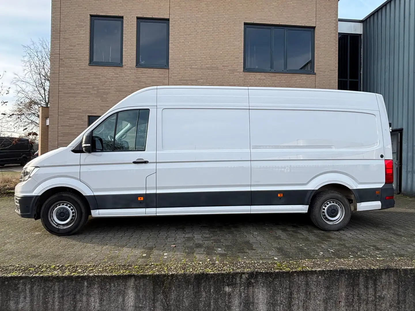Volkswagen Crafter Crafter 35 2.0 TDI L4H3 Hi Wit - 2
