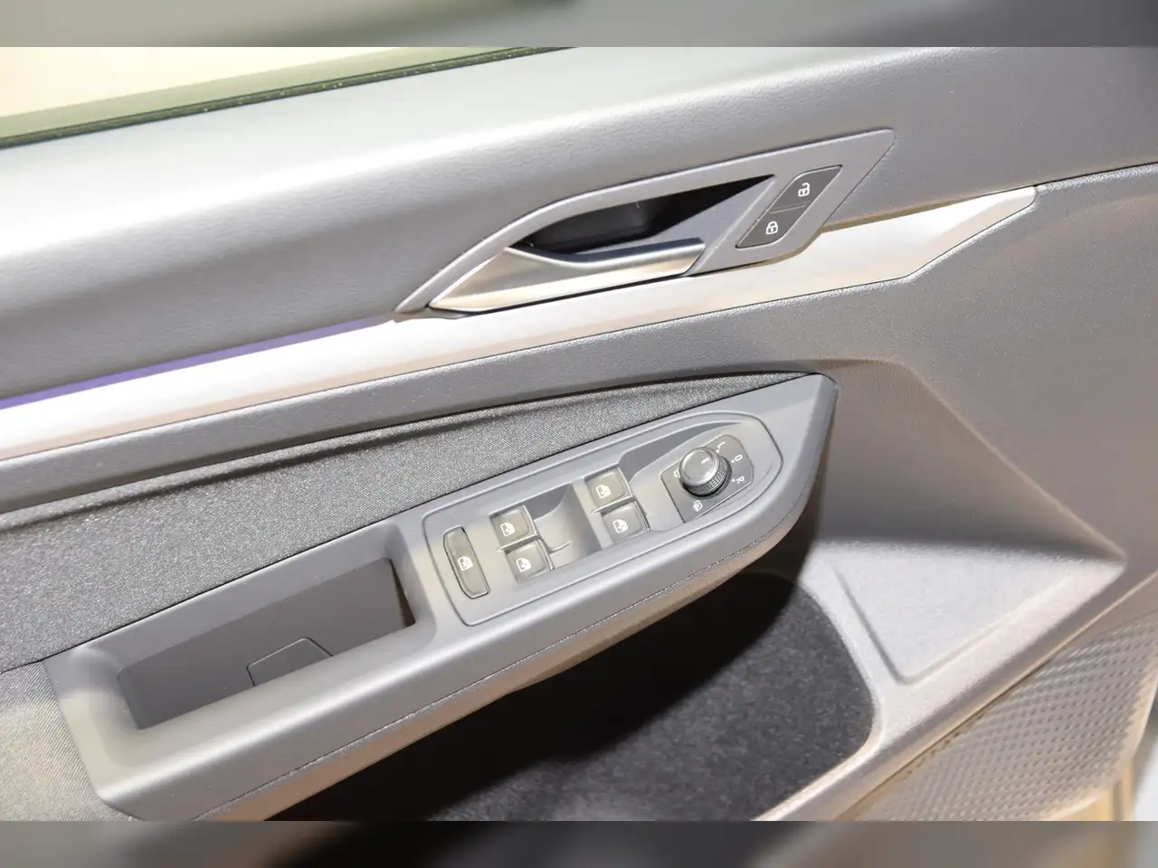 Volkswagen Golf VIII TSI Life LED - Navi 10