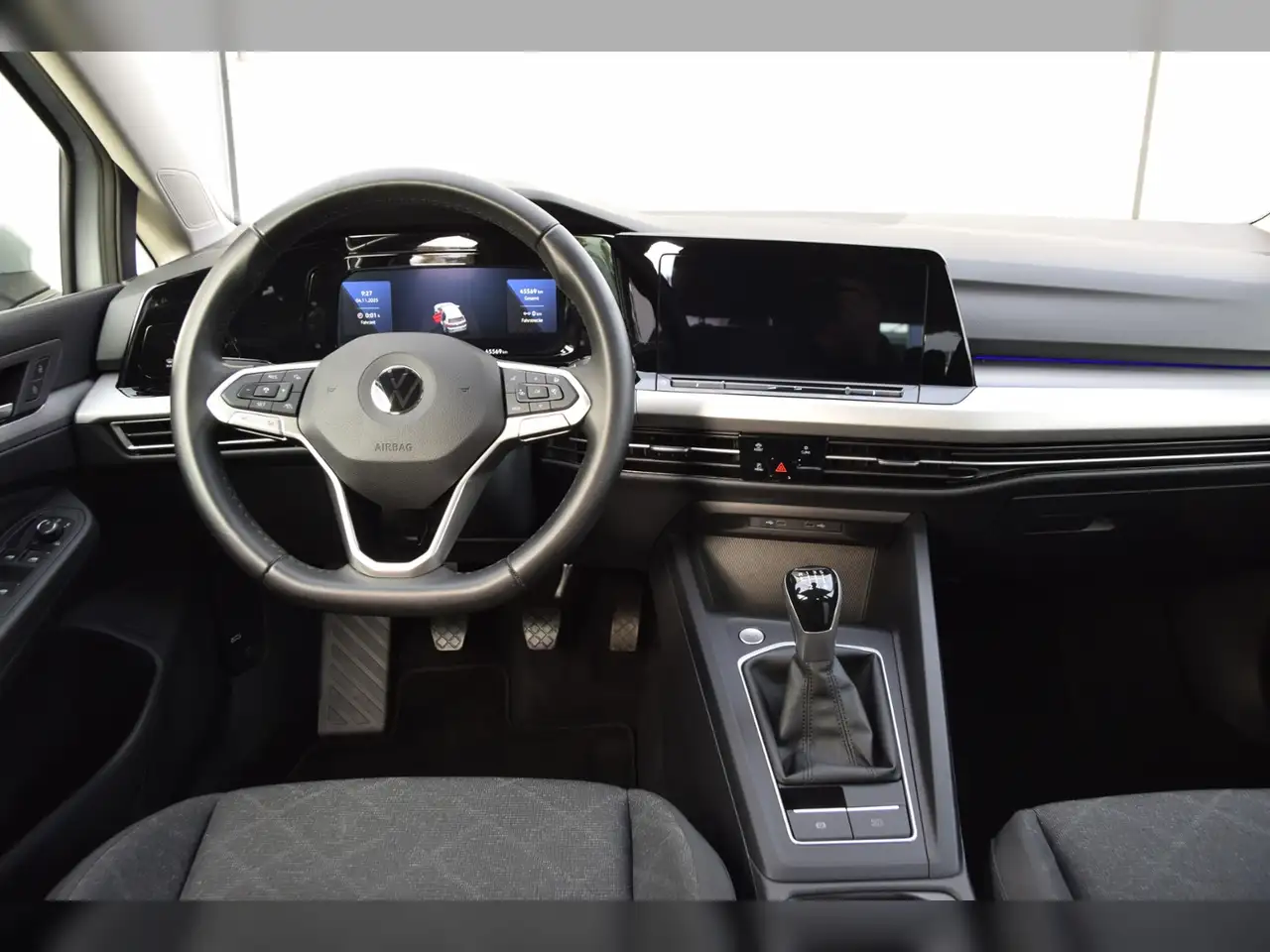 Volkswagen Golf VIII TSI Life LED - Navi 11