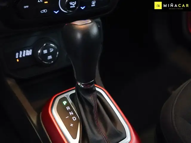 Jeep Renegade view 9