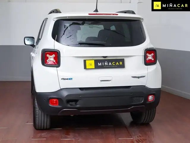 Jeep Renegade view 3