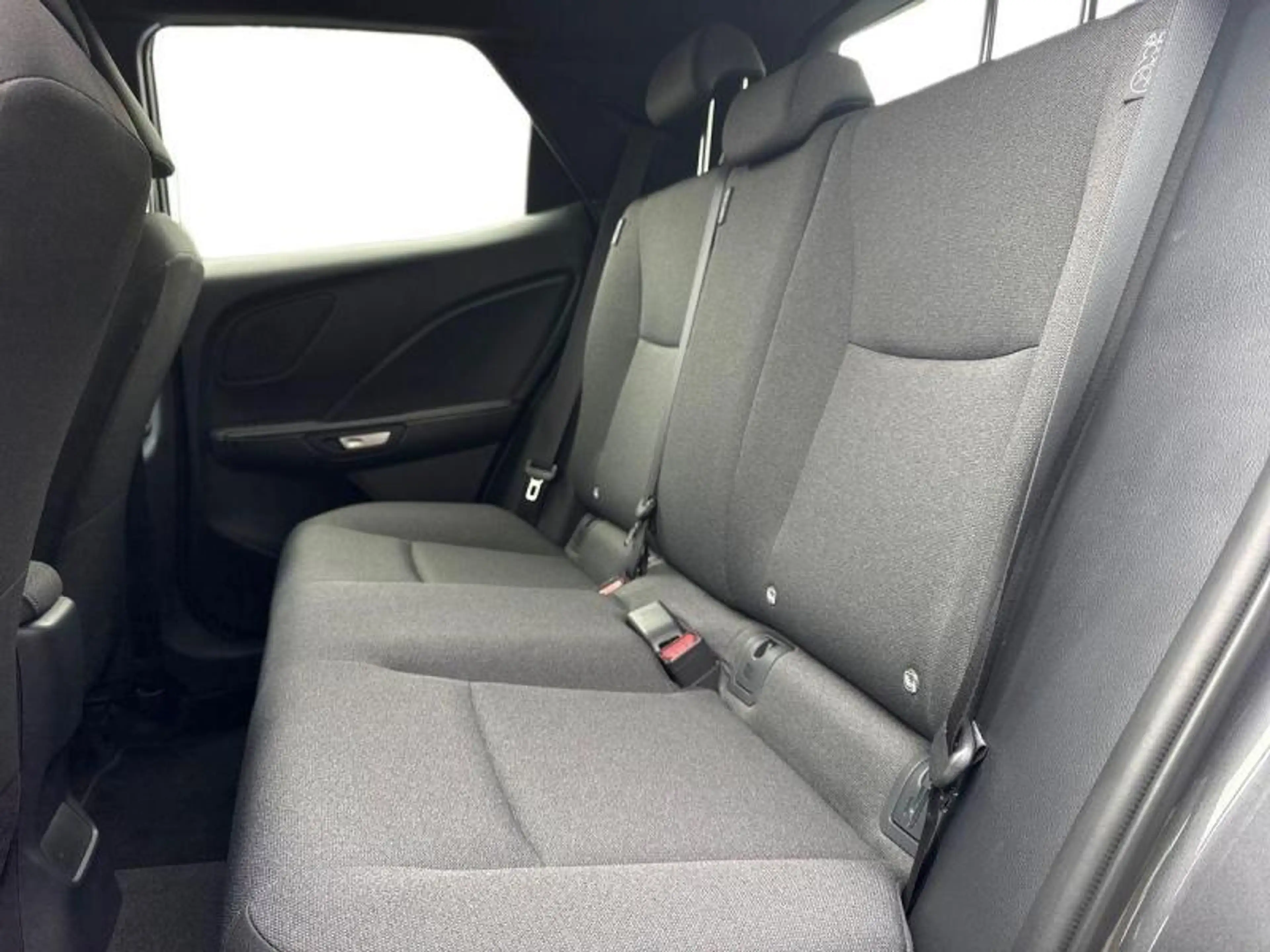 Lexus LBX Base+camera+dab+17inch alu velgen — photo 8