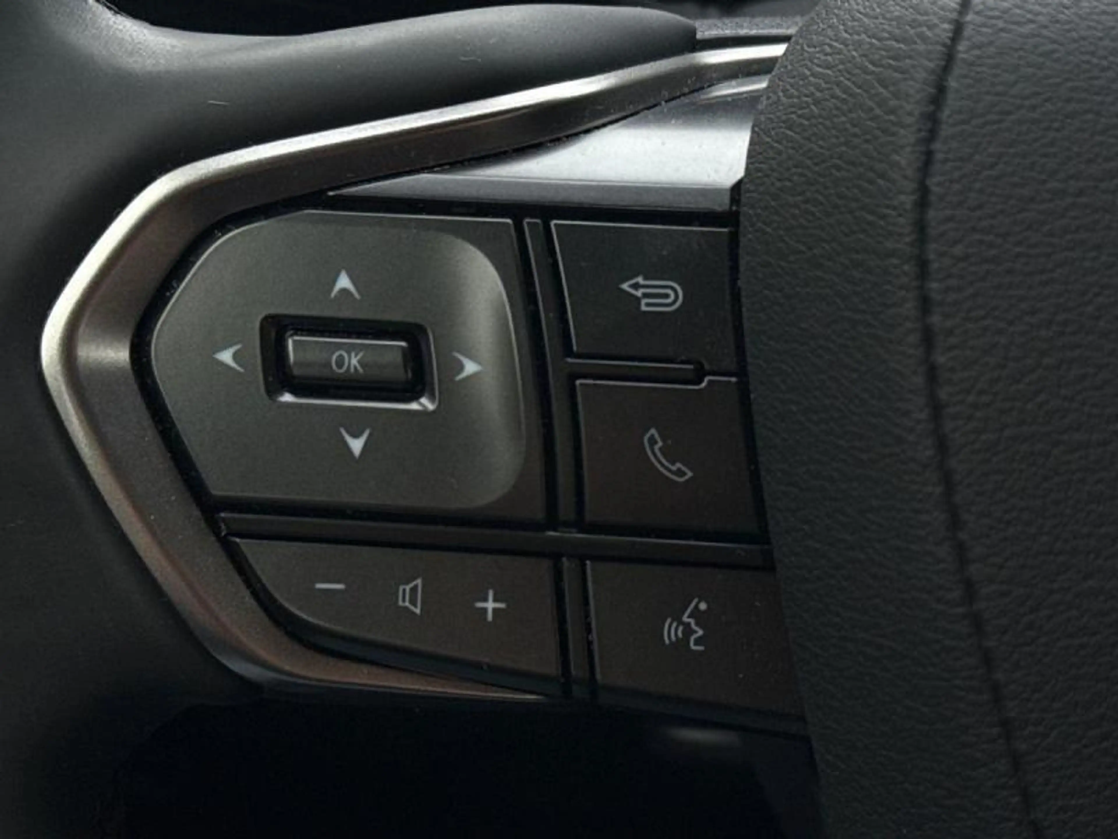 Lexus LBX Base+camera+dab+17inch alu velgen — photo 13