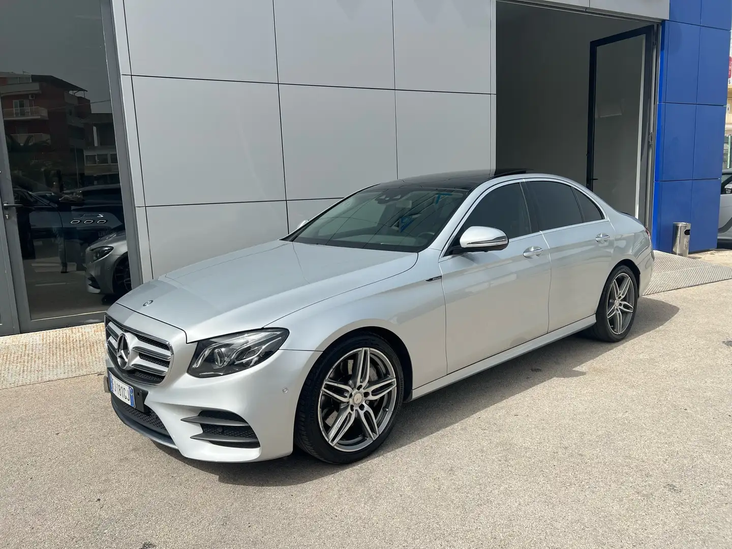 Mercedes-Benz E 350 d Premium Plus auto Ezüst - 1