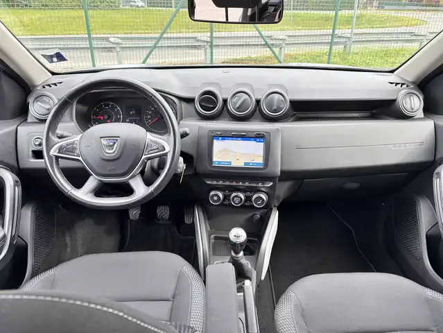 Dacia Duster view 8