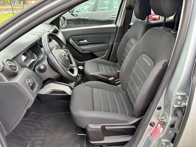Dacia Duster view 13