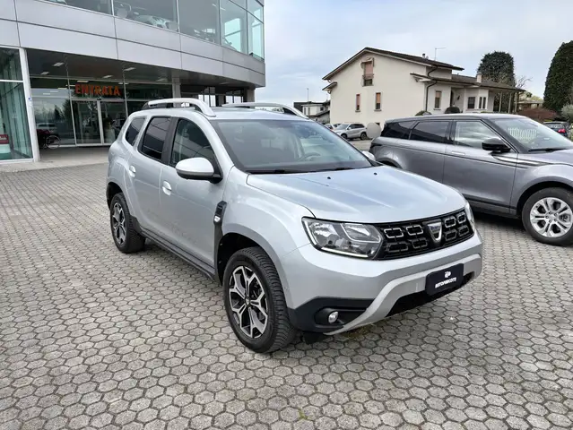 Dacia Duster view 3