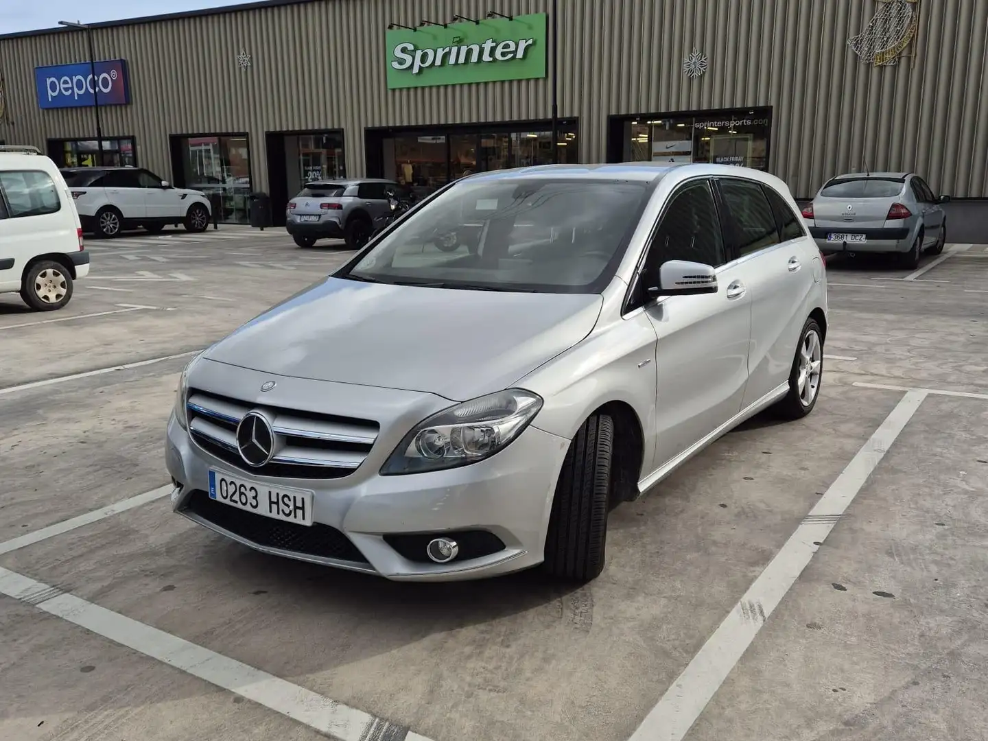 Mercedes-Benz B 180 B 180CDI BE 7G-DCT Plateado - 2