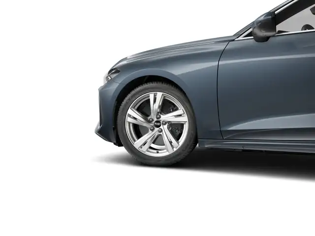 Audi A5 view 4