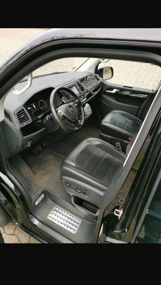 Volkswagen T6 Multivan DSG Kurz Highline Schwarz - 2