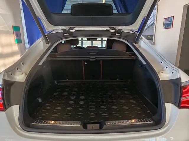 Mercedes-Benz GLC view 6