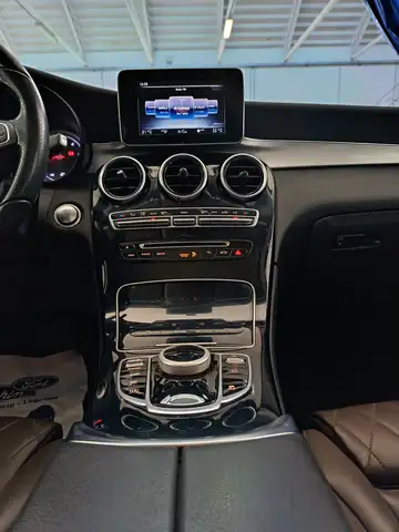 Mercedes-Benz GLC view 3