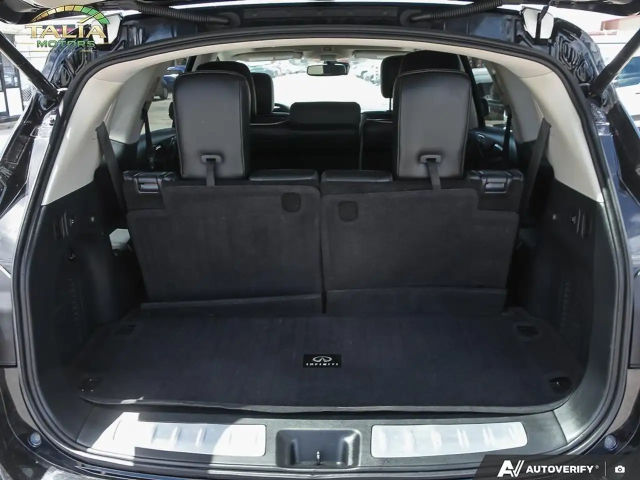 Infiniti QX60 снимка Infiniti QX60