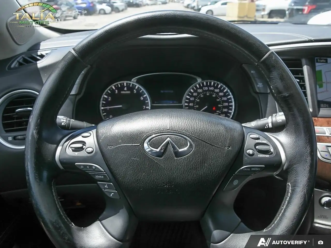 Infiniti QX60 снимка Infiniti QX60