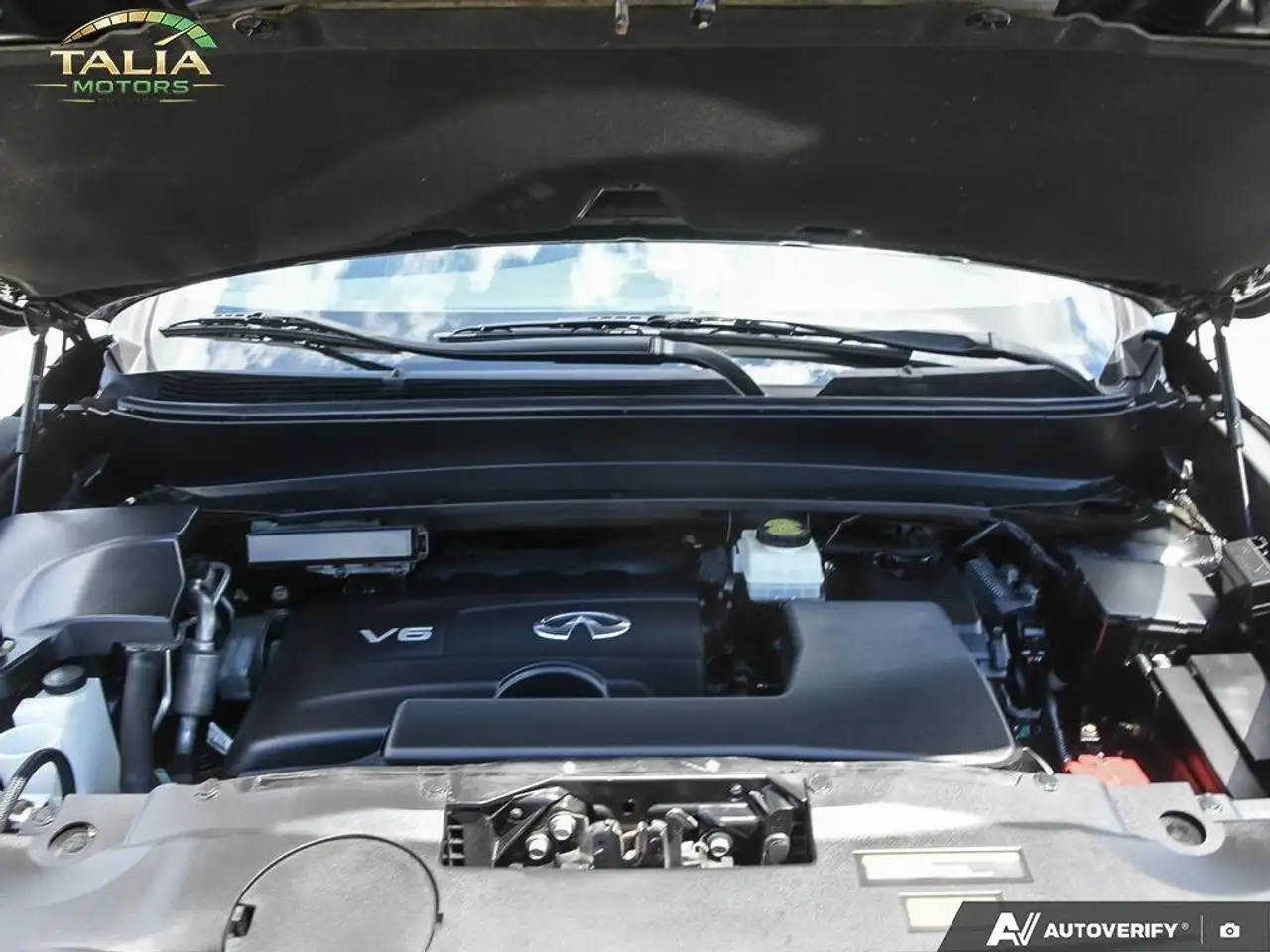 Infiniti QX60 снимка Infiniti QX60
