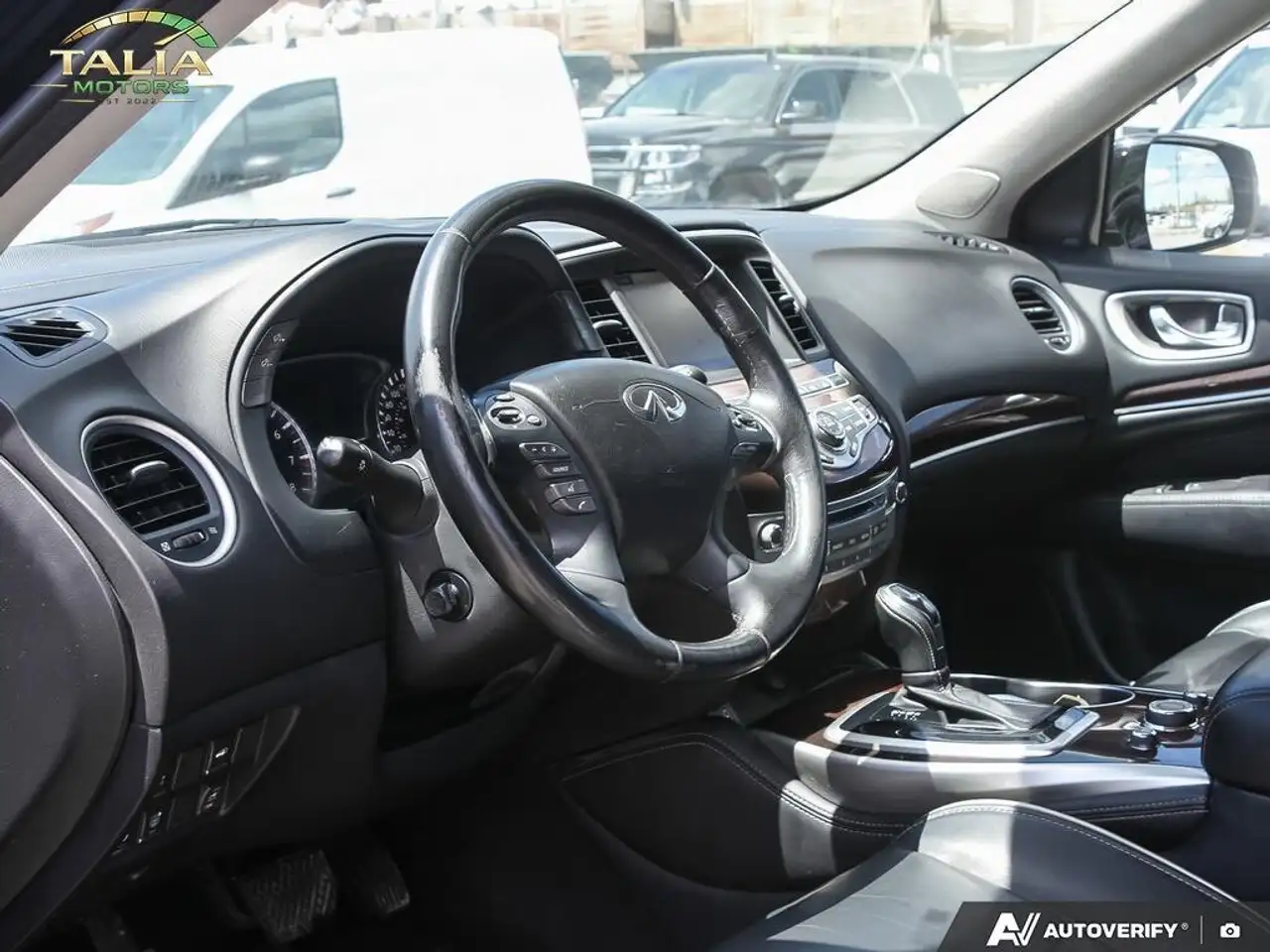 Infiniti QX60 снимка Infiniti QX60