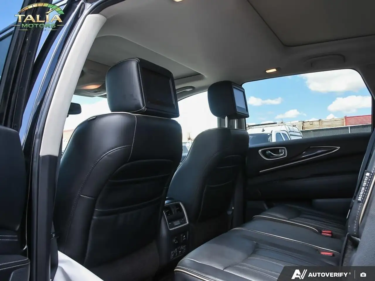 Infiniti QX60 снимка Infiniti QX60