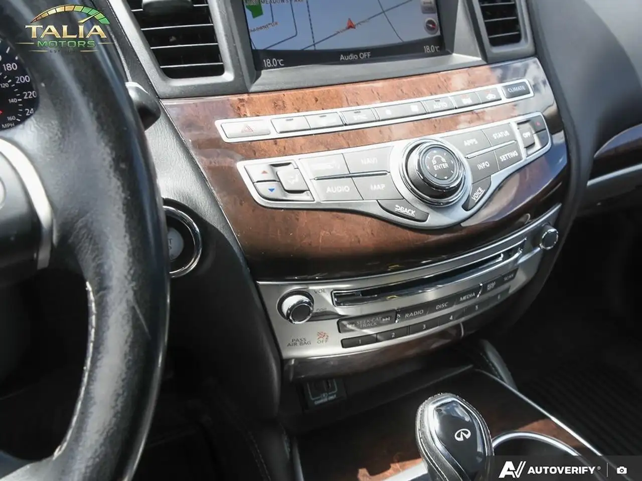 Infiniti QX60 снимка Infiniti QX60