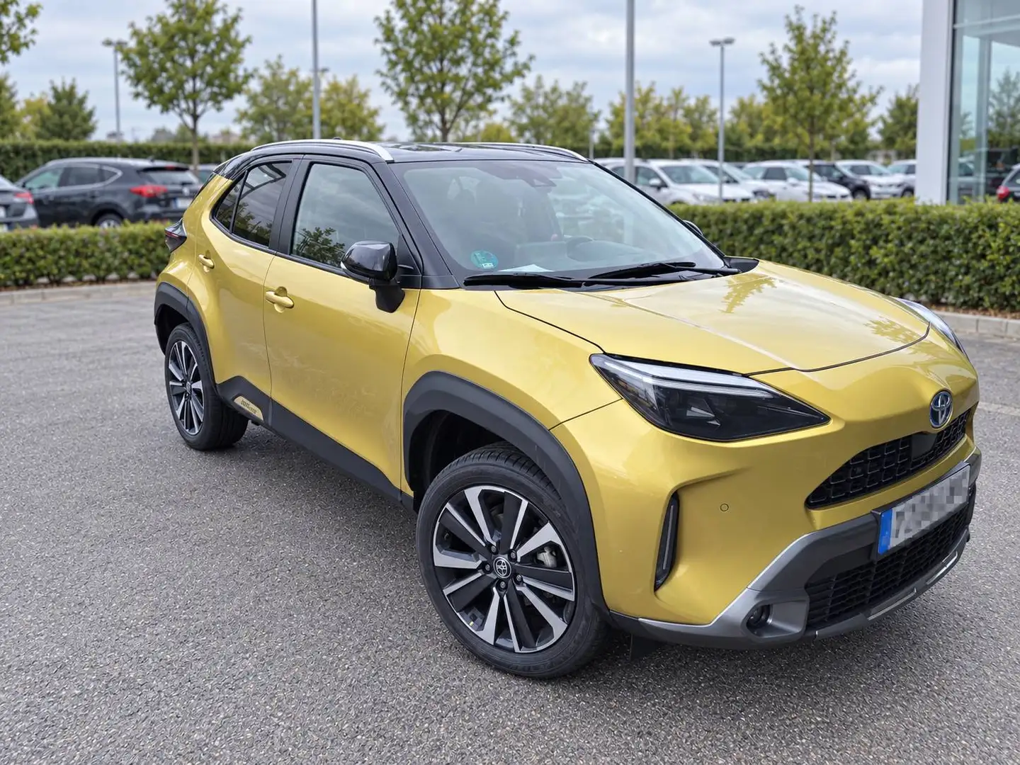 Toyota Yaris Cross Yaris Cross 120H Premier Edition Premier Edition Amarillo - 1