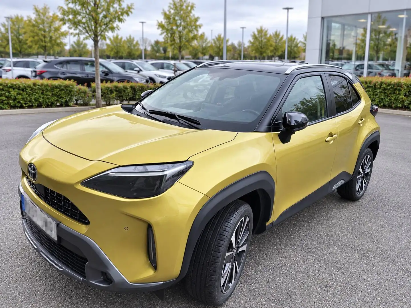 Toyota Yaris Cross Yaris Cross 120H Premier Edition Premier Edition Amarillo - 2