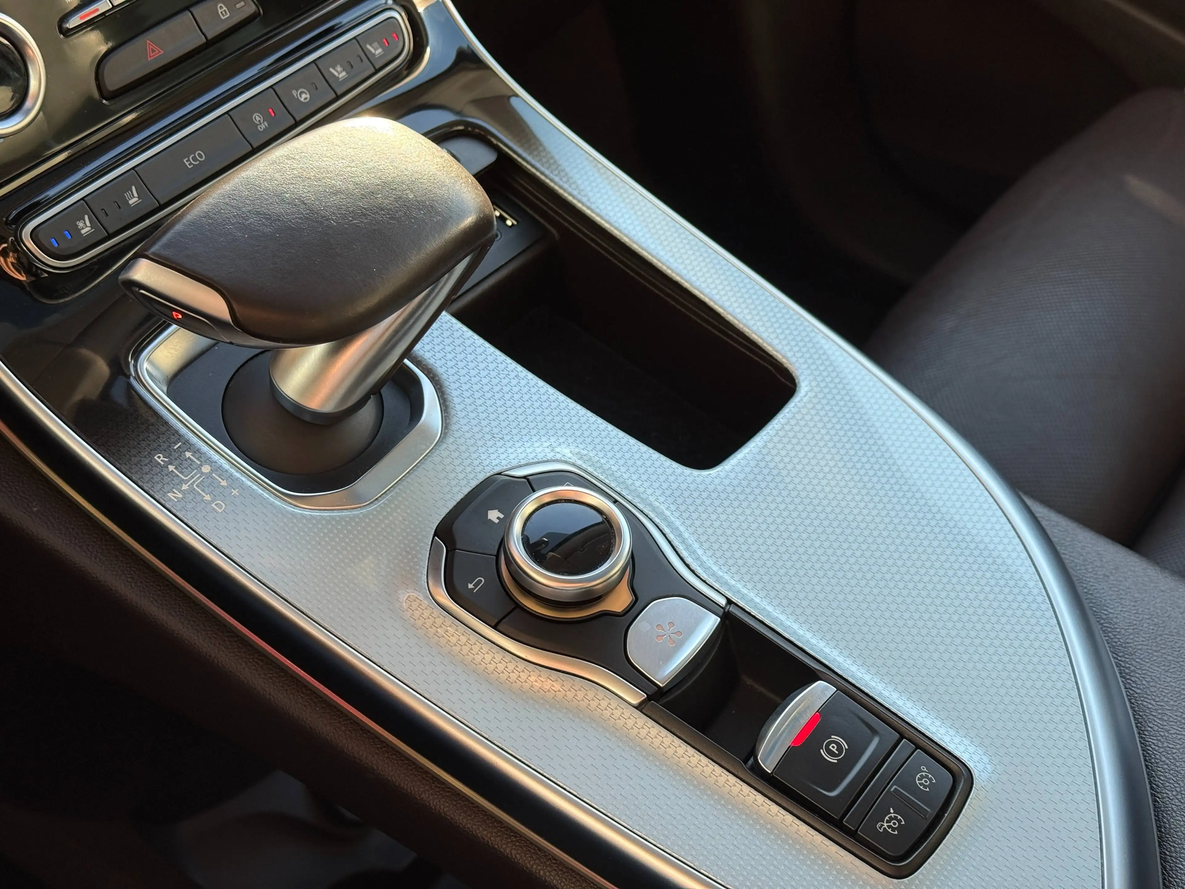 Renault Espace Initiale Paris HUD/Massage/PANO/7-Sitzer/ACC — photo 11