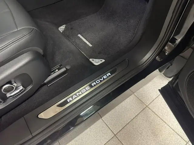 Land Rover Range Rover Evoque view 10
