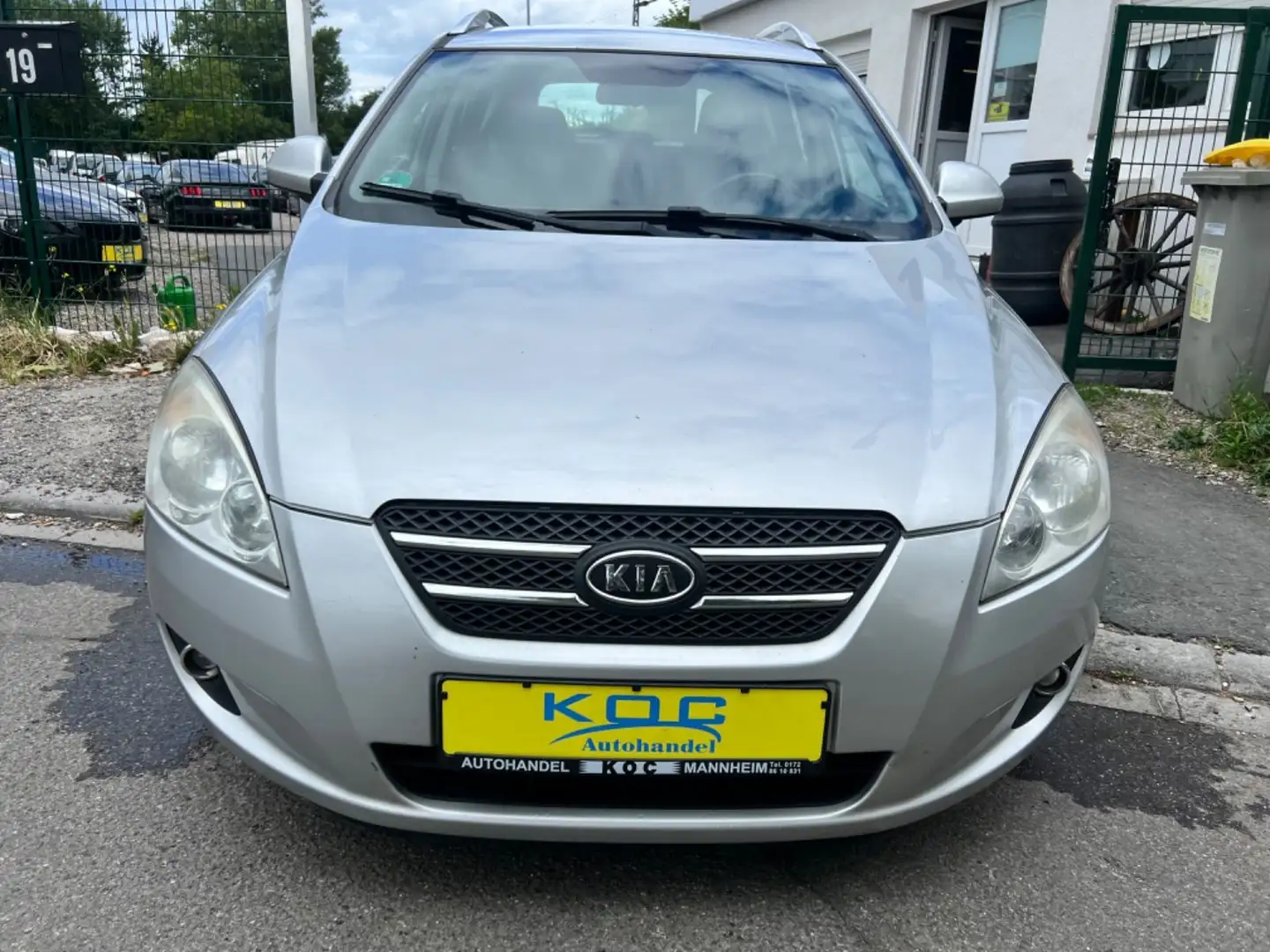 Kia Ceed / cee'd Sporty Wagon 1.6 CRDi 115PS LX Silber - 2