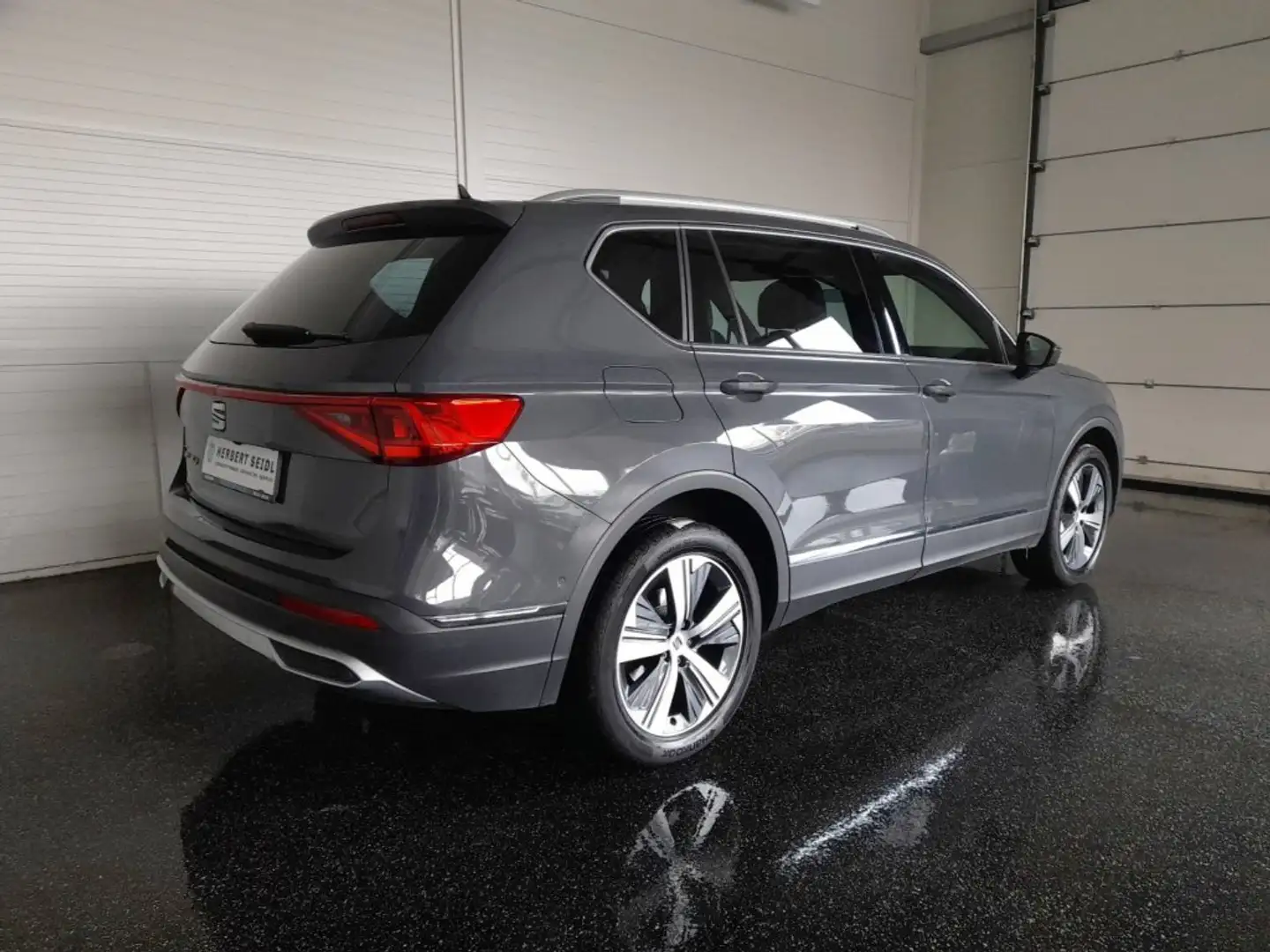SEAT Tarraco XCELLENCE 2,0 TDI DSG *STANDHZG / SKY / VOLL-LED / VIRTUELL / NAVI / ACC / KAMERA / BEATS / E-KLAPPE* Grau - 2
