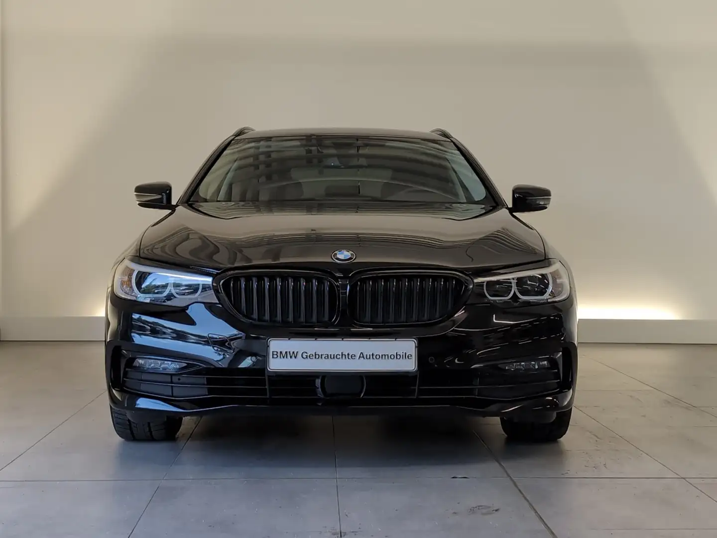 BMW 520 d xDrive Touring Sport Line AHK/SHZ/Lordose AHK/SH Schwarz - 2