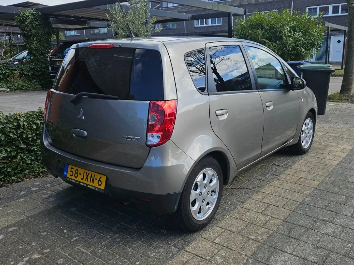 Mitsubishi Colt Colt 1.3 Edition Two Šedá - 2