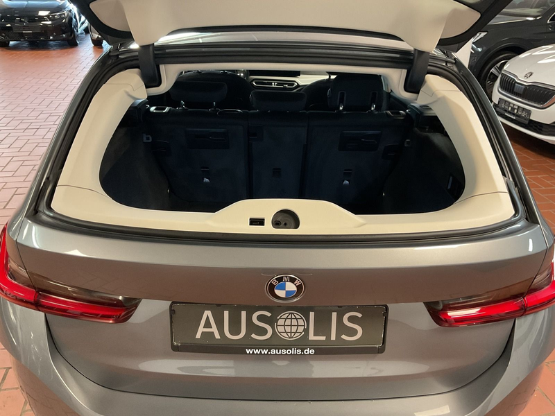 BMW 320 d xDrive Touring LED,Live Cockpit,Allrad — photo 12