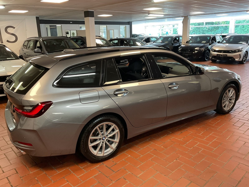 BMW 320 d xDrive Touring LED,Live Cockpit,Allrad — photo 8