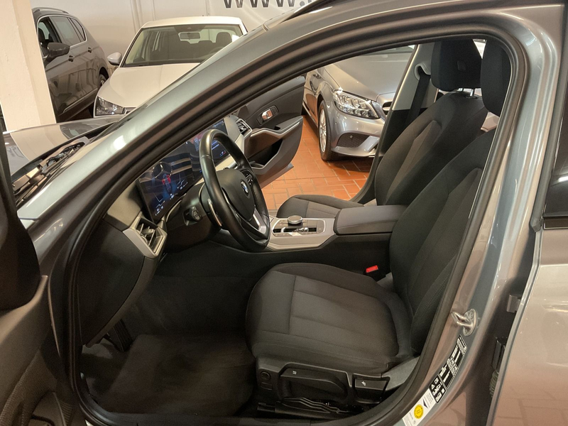 BMW 320 d xDrive Touring LED,Live Cockpit,Allrad — photo 15