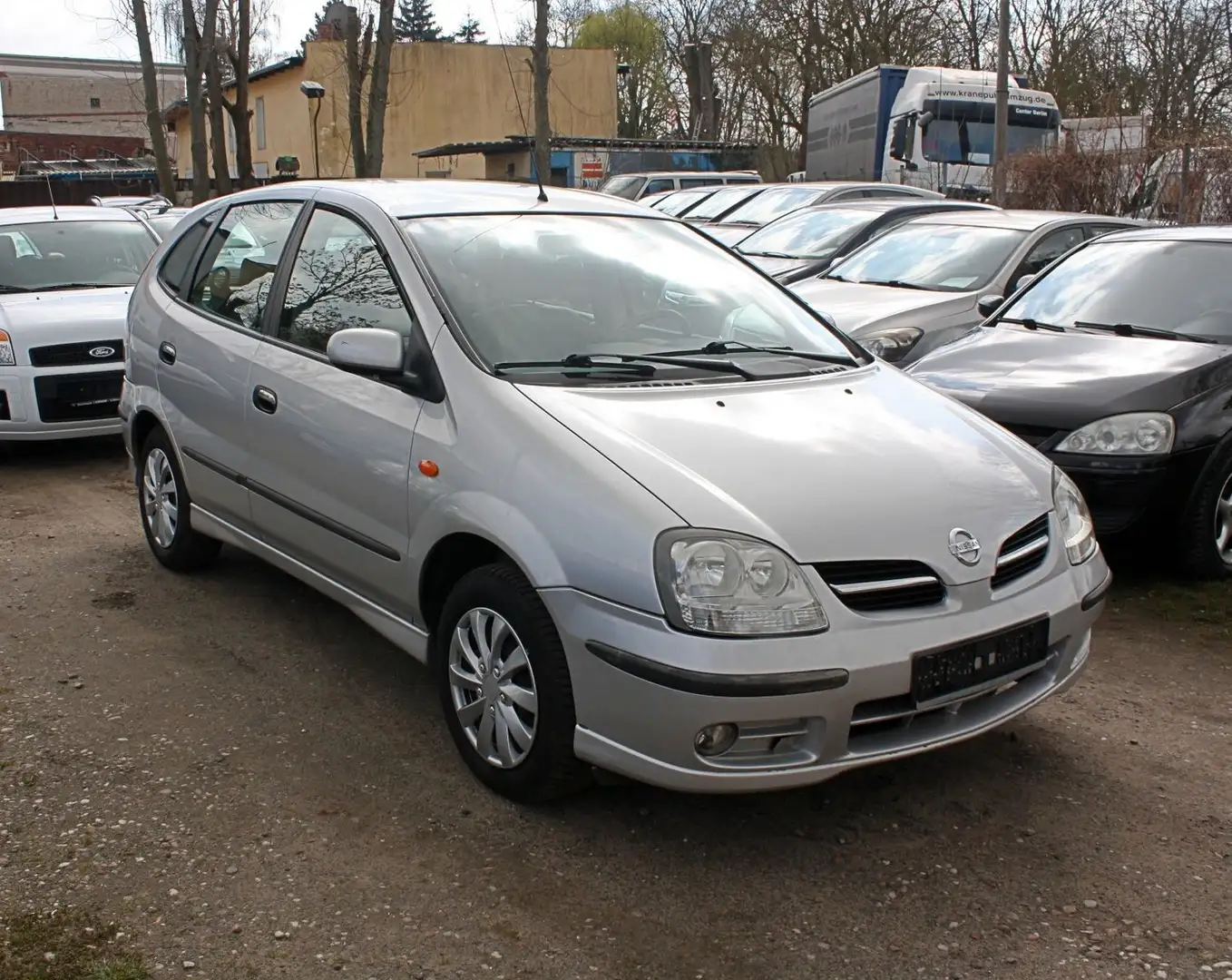Nissan Almera Tino 1.8 acenta/AUtomatik/ TÜV/AU 03/28 Plateado - 1