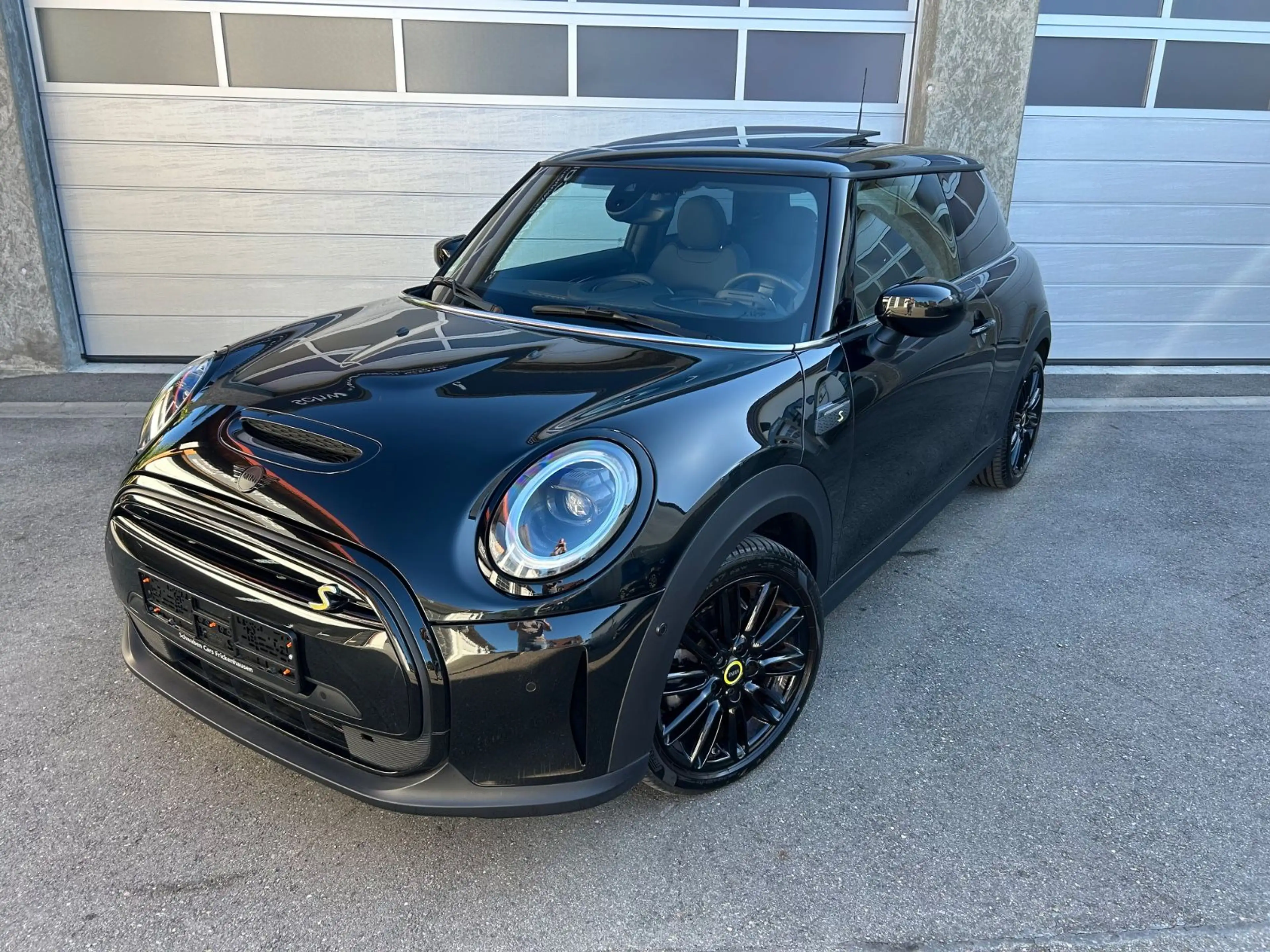 MINI Cooper SE Facelift Pano HUD HiFi H&K Kamera — photo 3