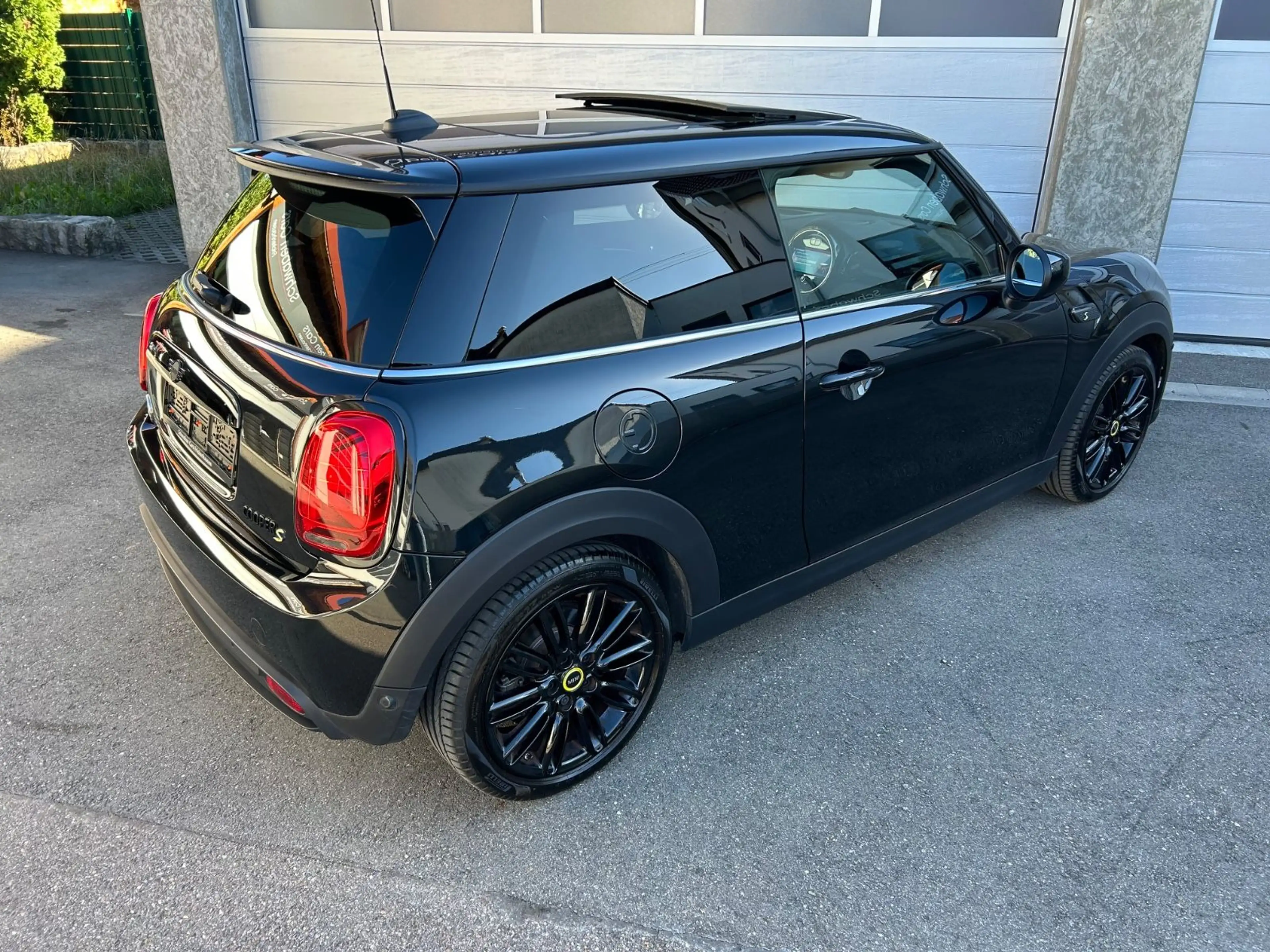 MINI Cooper SE Facelift Pano HUD HiFi H&K Kamera — photo 12