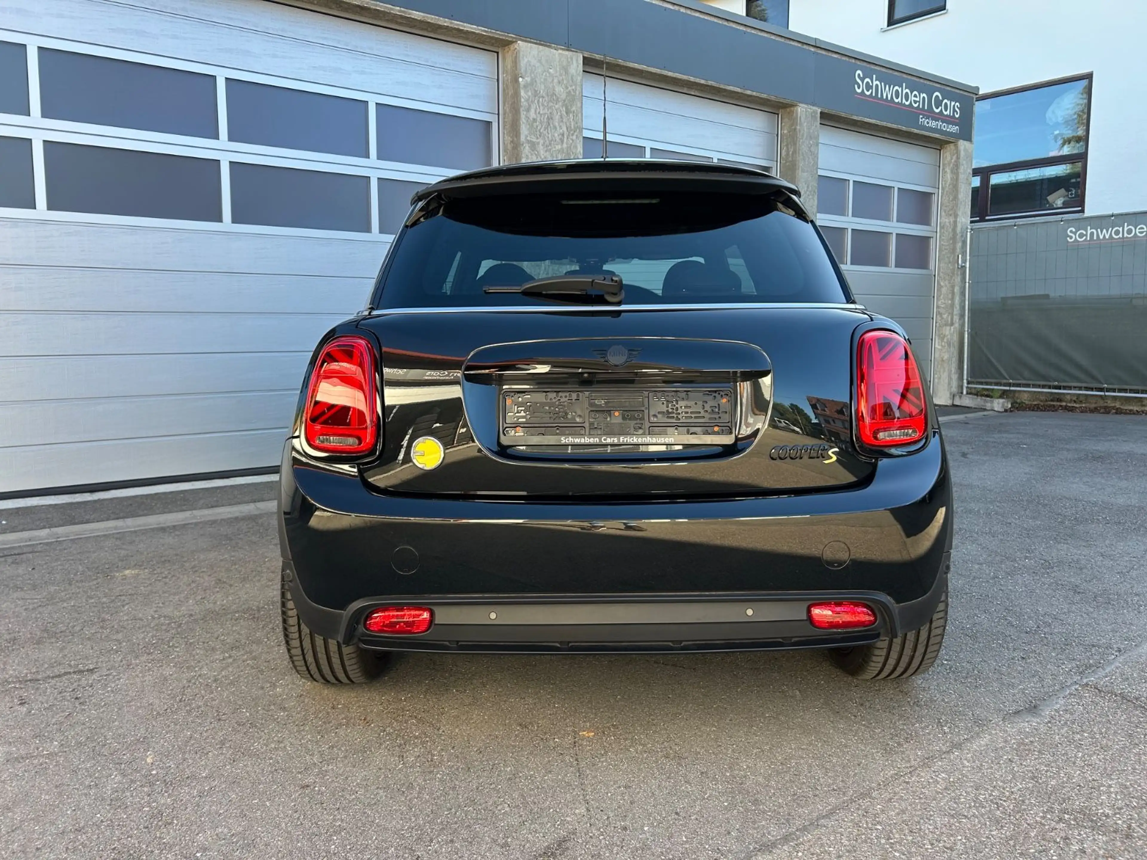 MINI Cooper SE Facelift Pano HUD HiFi H&K Kamera — photo 14