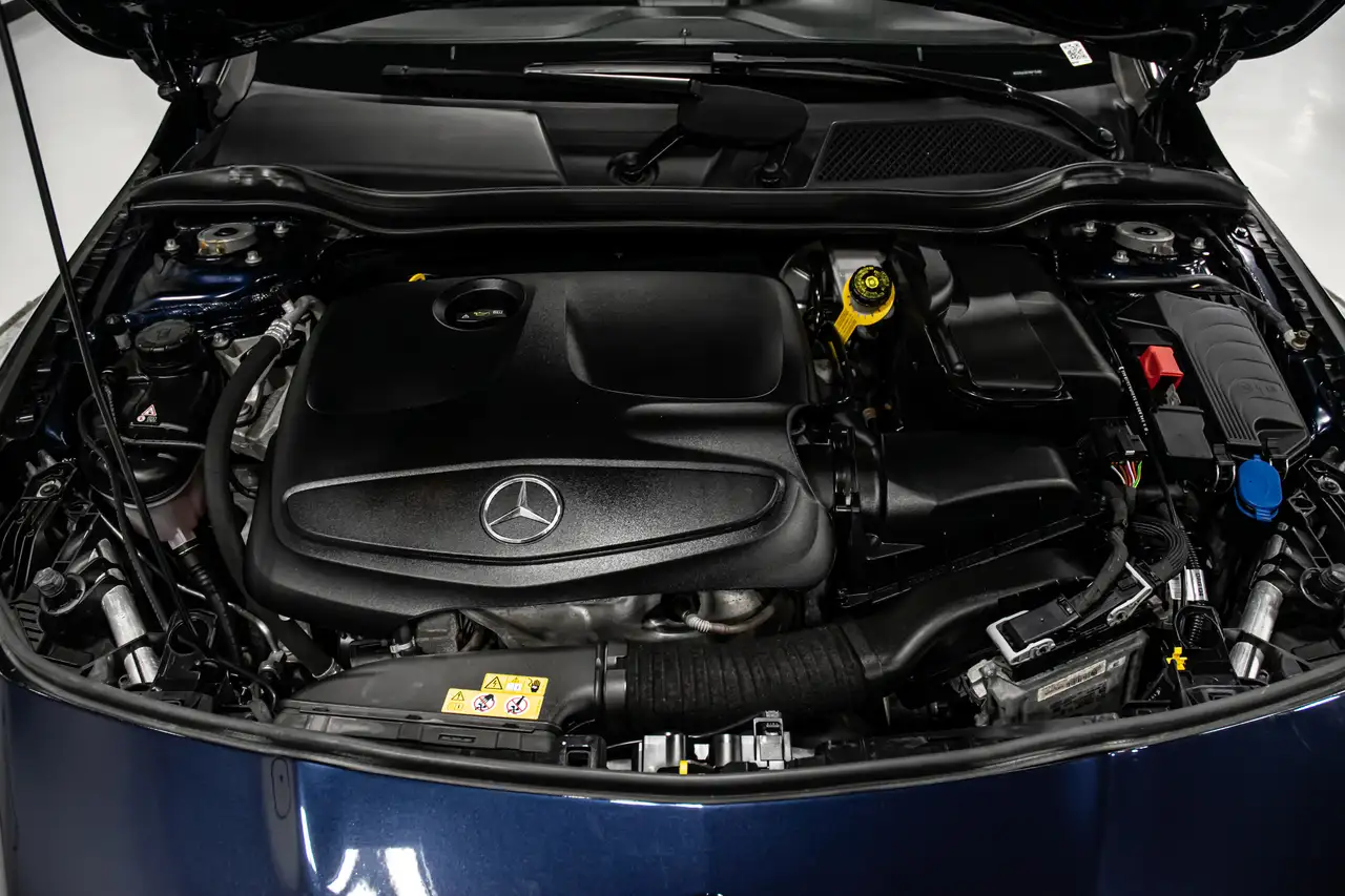 Mercedes-Benz CLA снимка Mercedes-Benz CLA