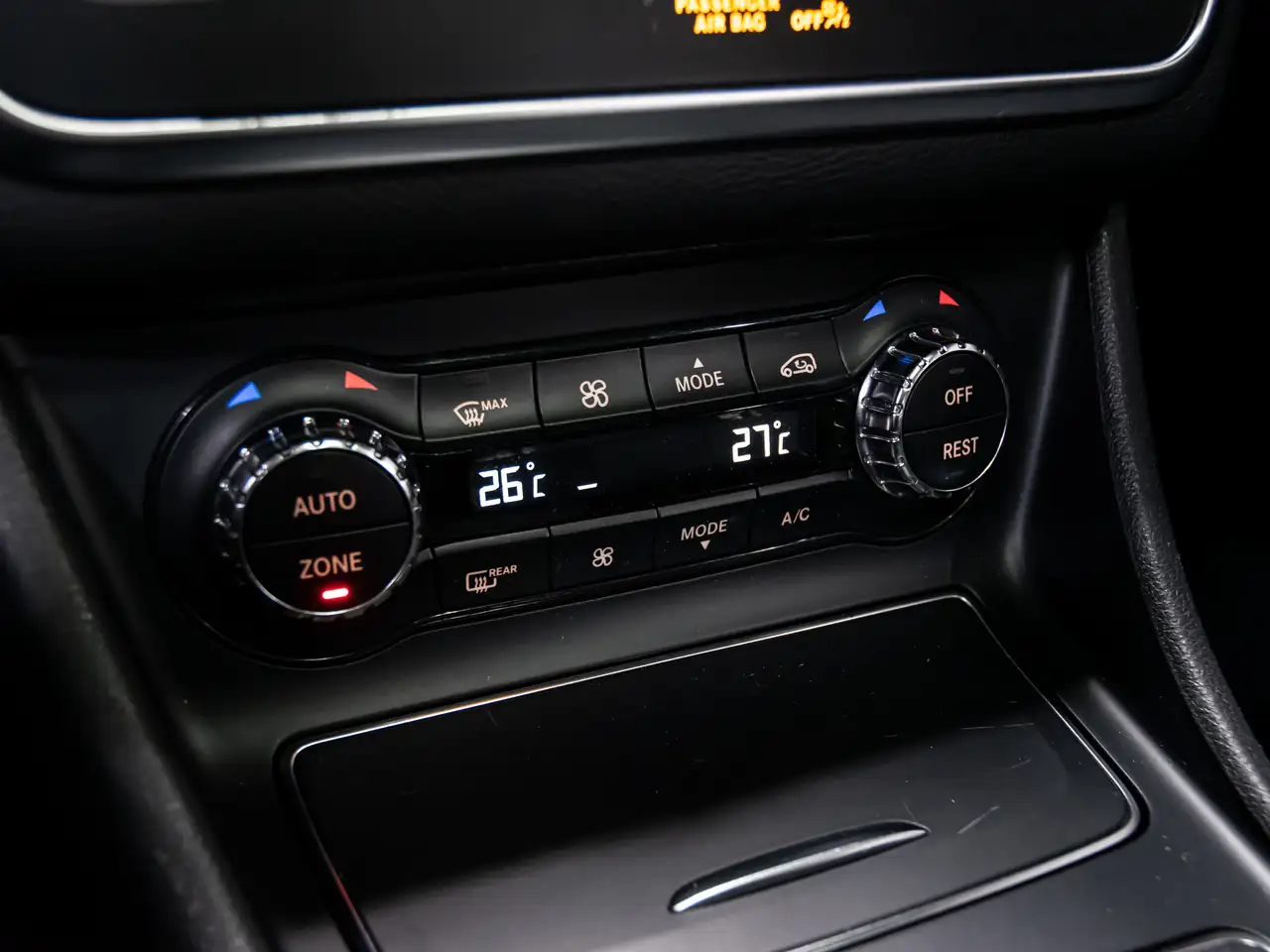 Mercedes-Benz CLA снимка Mercedes-Benz CLA