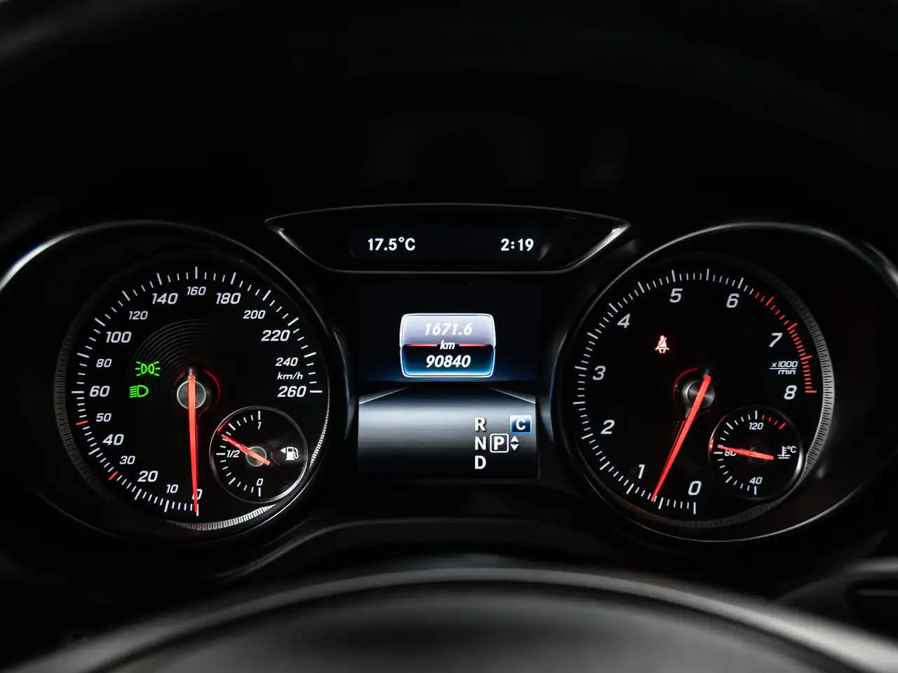 Mercedes-Benz CLA снимка Mercedes-Benz CLA