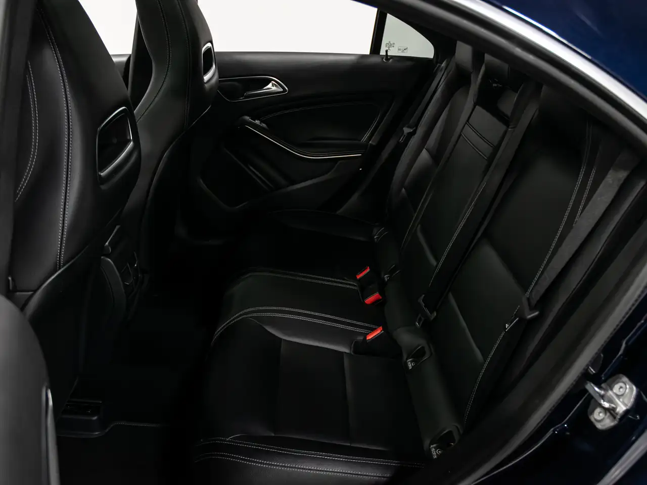 Mercedes-Benz CLA снимка Mercedes-Benz CLA