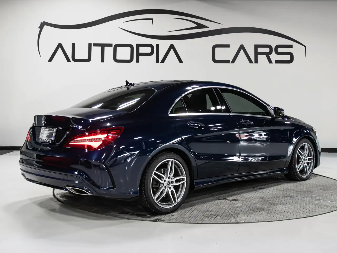 Mercedes-Benz CLA снимка Mercedes-Benz CLA