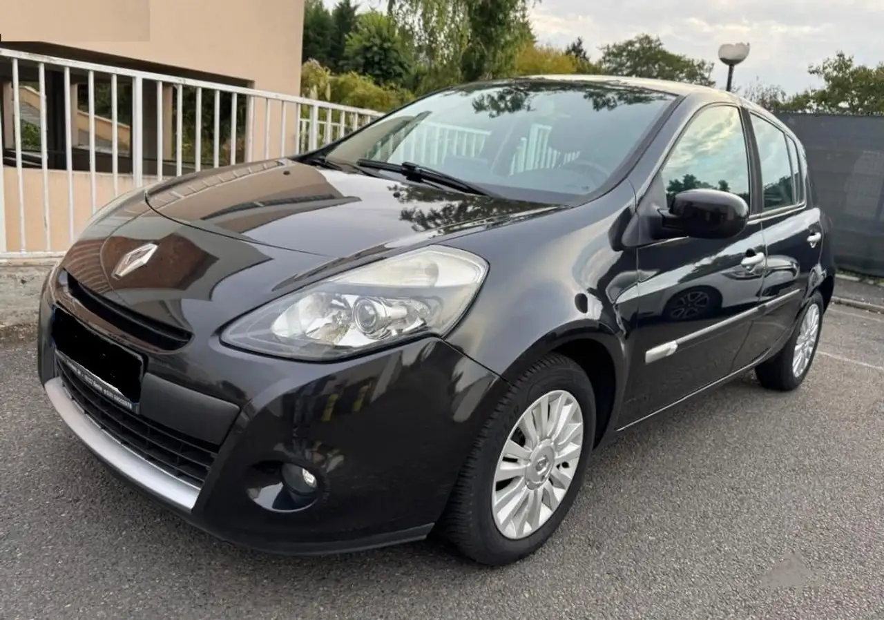Renault Clio III dCi 70 115g eco2 Dynamique TomTom
