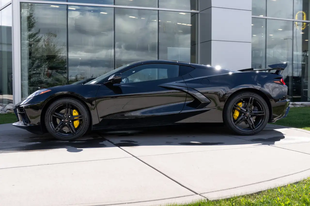 Chevrolet Corvette снимка Chevrolet Corvette